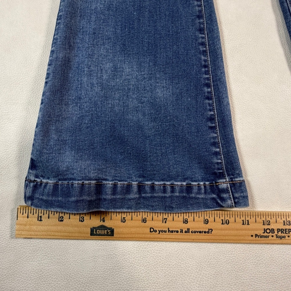 American Eagle Size 6 Super Low Rise Flare Jeans Medium Wash Next Level Stretch - Picture 7 of 11